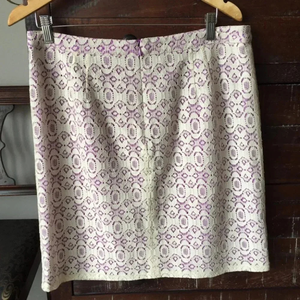 Willi Smith Lace Lavender Pencil Skirt - Picture 2 of 3